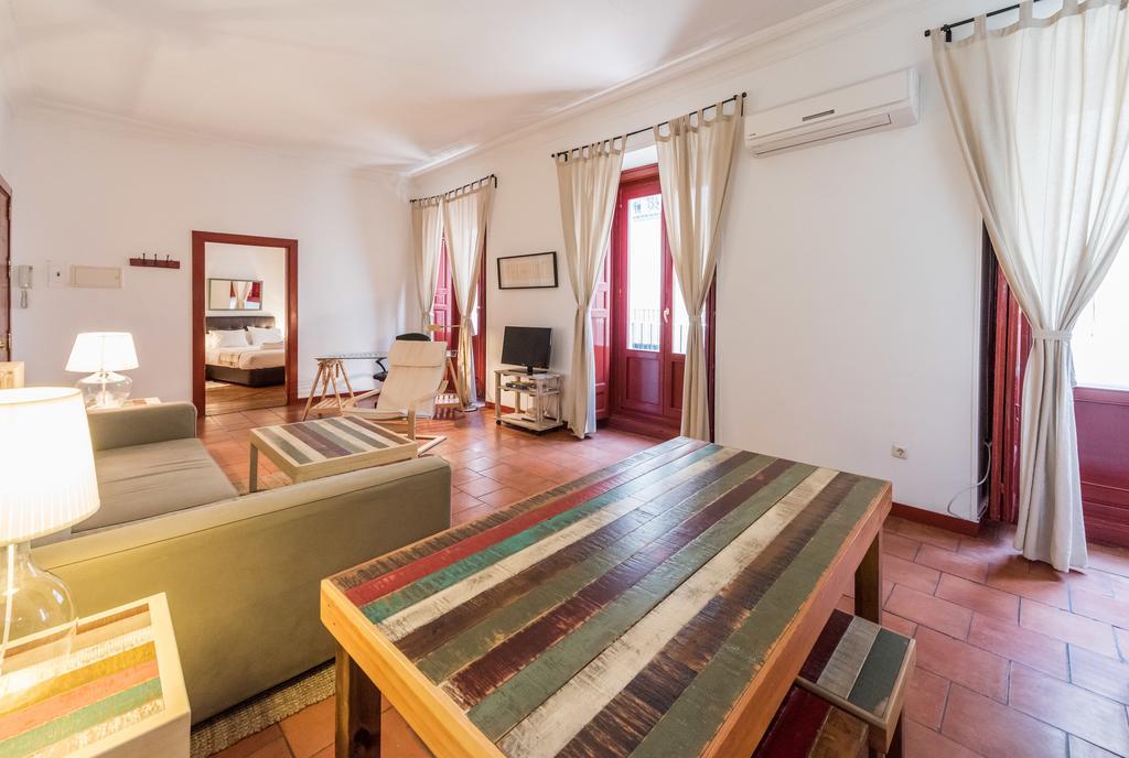 Apartamentos Madrid Centro W Dış mekan fotoğraf