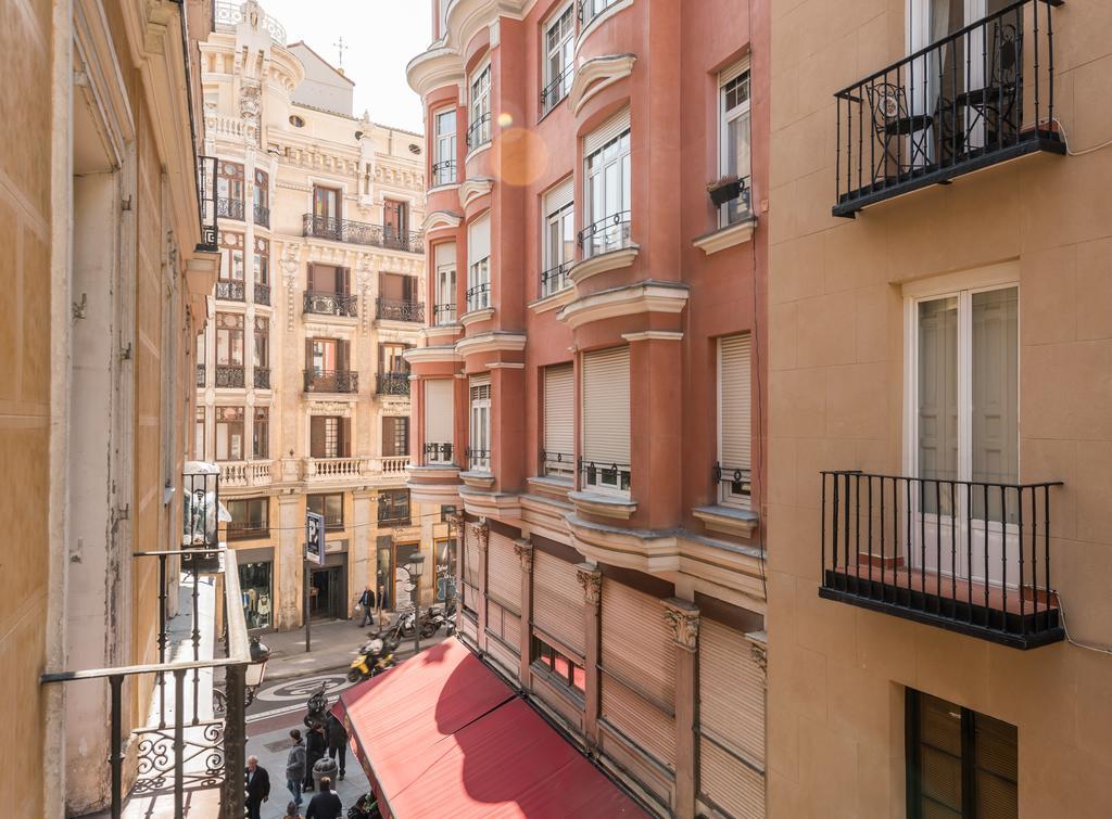 Apartamentos Madrid Centro W Dış mekan fotoğraf