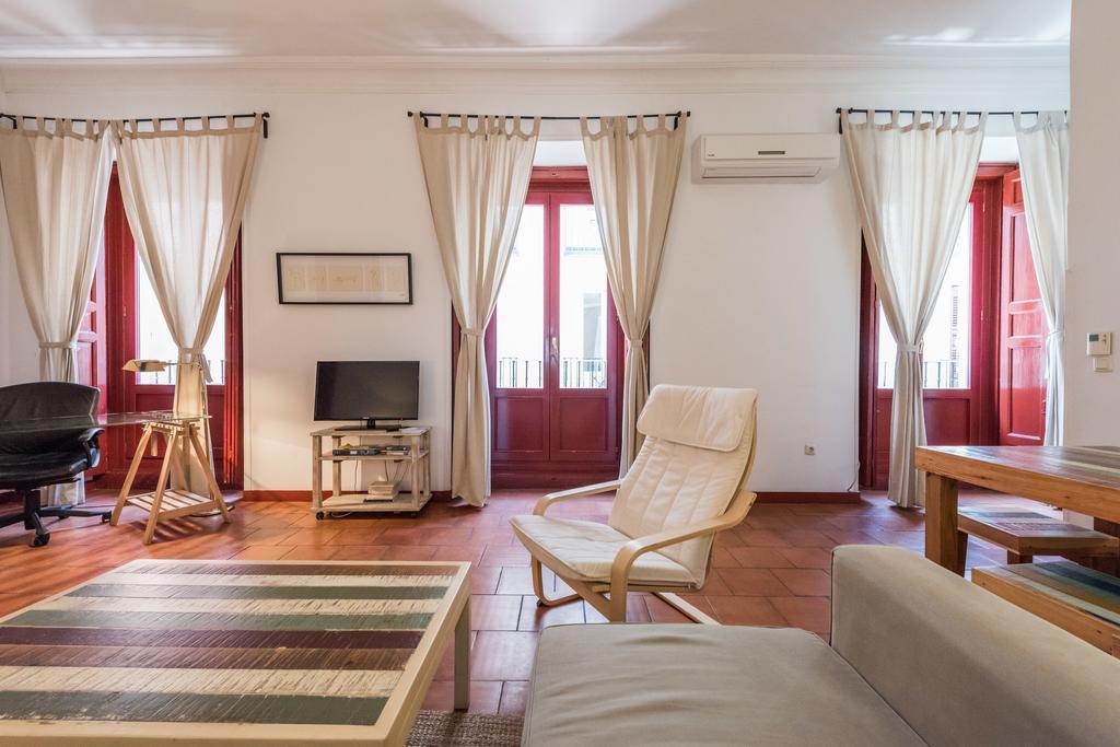 Apartamentos Madrid Centro W Dış mekan fotoğraf