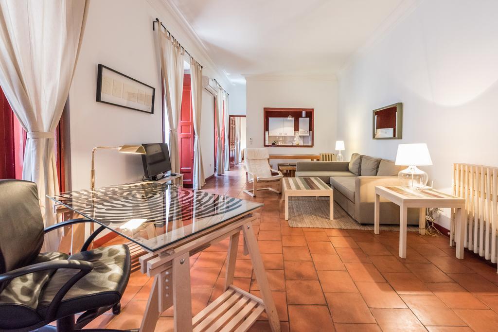 Apartamentos Madrid Centro W Dış mekan fotoğraf