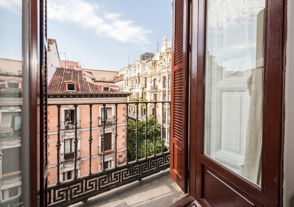 Apartamentos Madrid Centro W Dış mekan fotoğraf