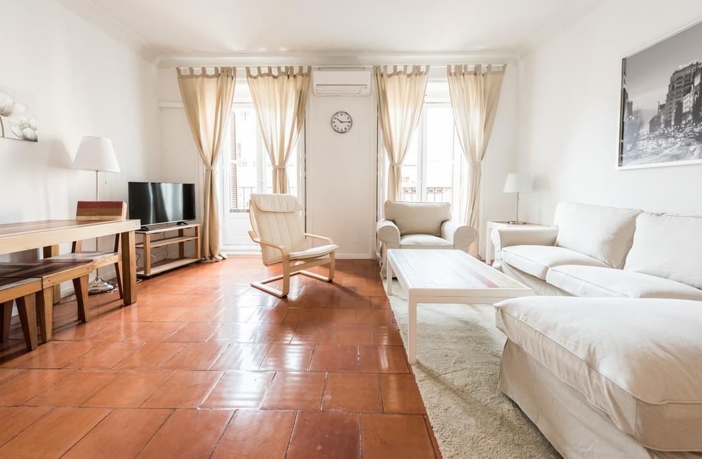 Apartamentos Madrid Centro W Dış mekan fotoğraf