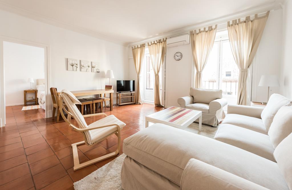 Apartamentos Madrid Centro W Dış mekan fotoğraf