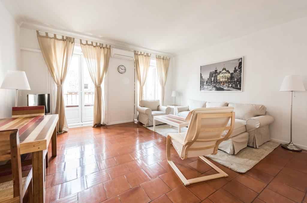 Apartamentos Madrid Centro W Dış mekan fotoğraf