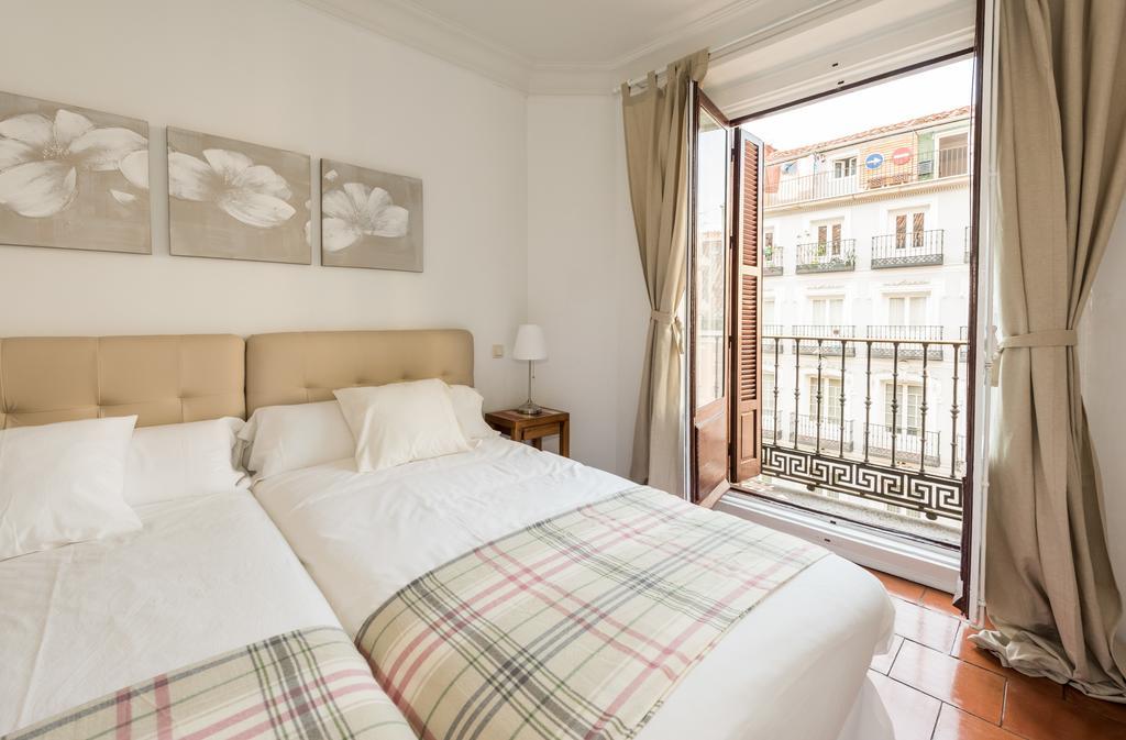 Apartamentos Madrid Centro W Dış mekan fotoğraf