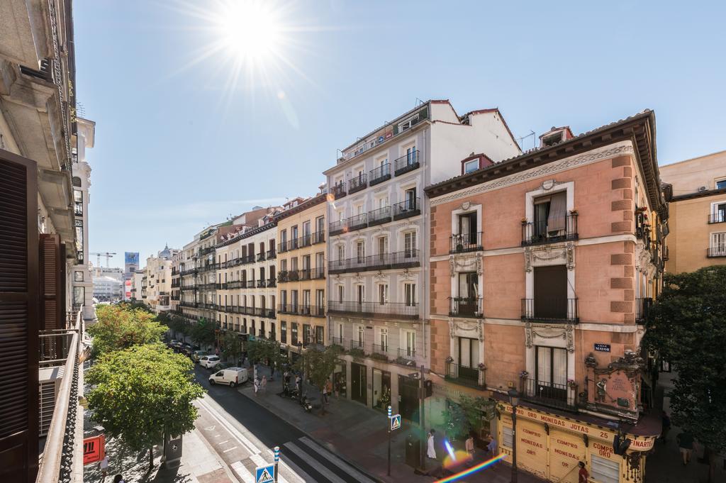 Apartamentos Madrid Centro W Dış mekan fotoğraf