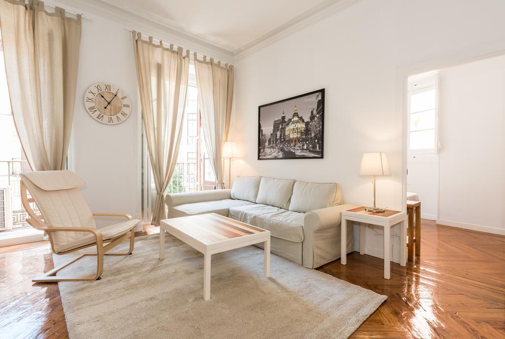 Apartamentos Madrid Centro W Dış mekan fotoğraf