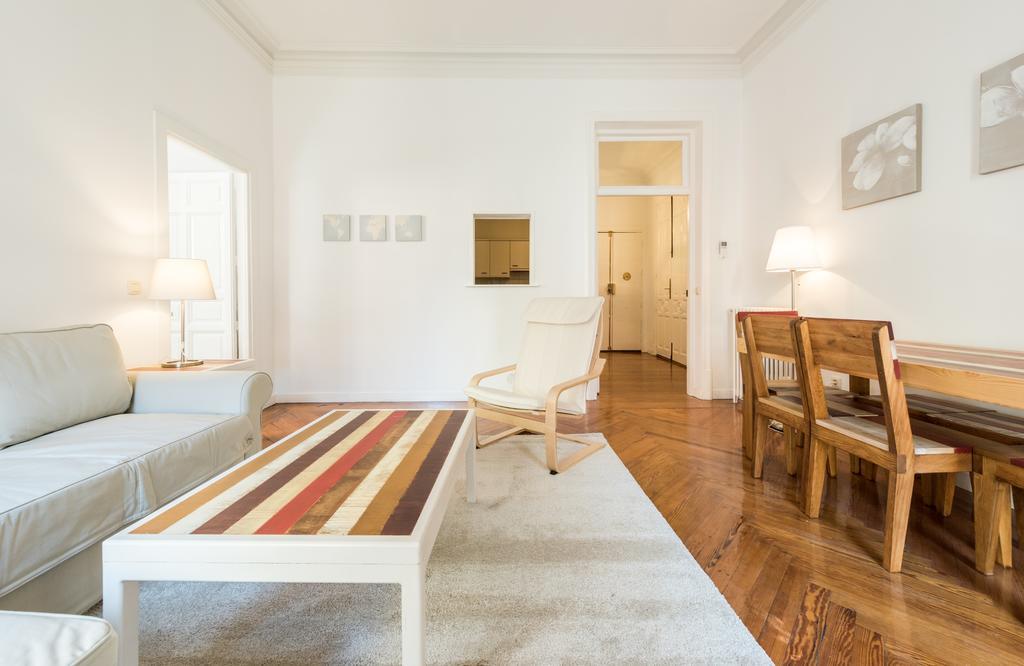 Apartamentos Madrid Centro W Dış mekan fotoğraf