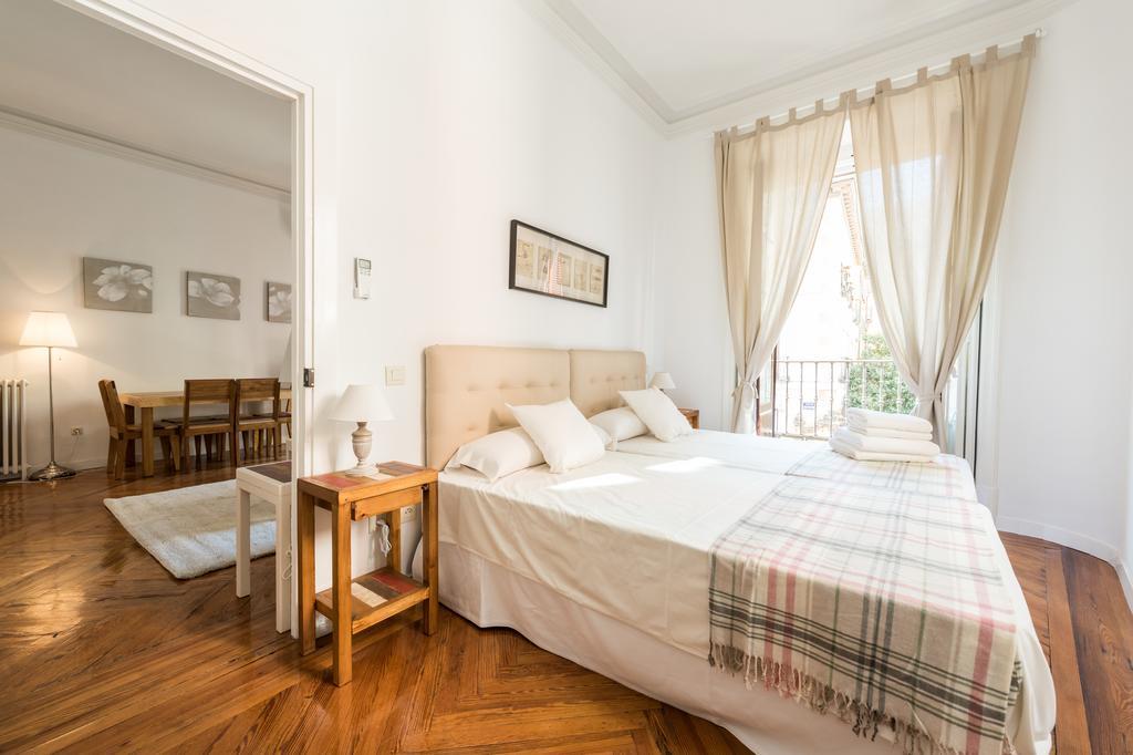 Apartamentos Madrid Centro W Dış mekan fotoğraf