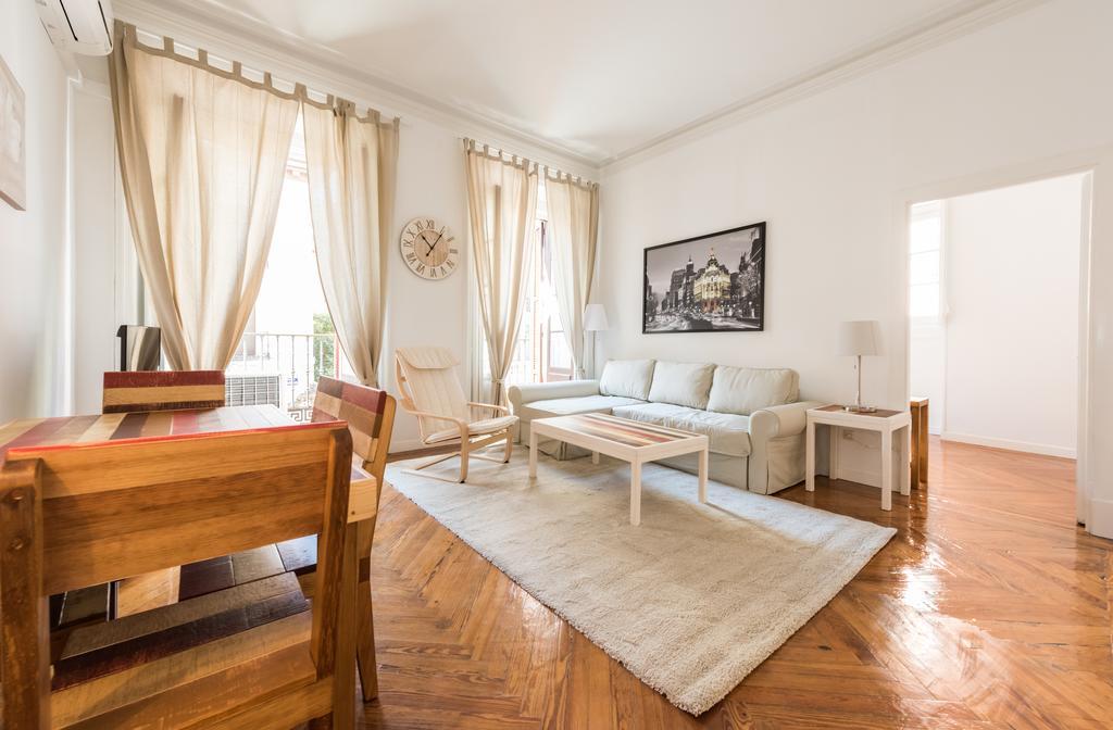 Apartamentos Madrid Centro W Dış mekan fotoğraf