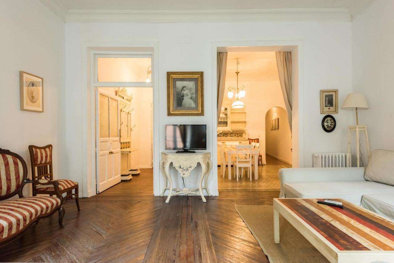 Apartamentos Madrid Centro W Dış mekan fotoğraf